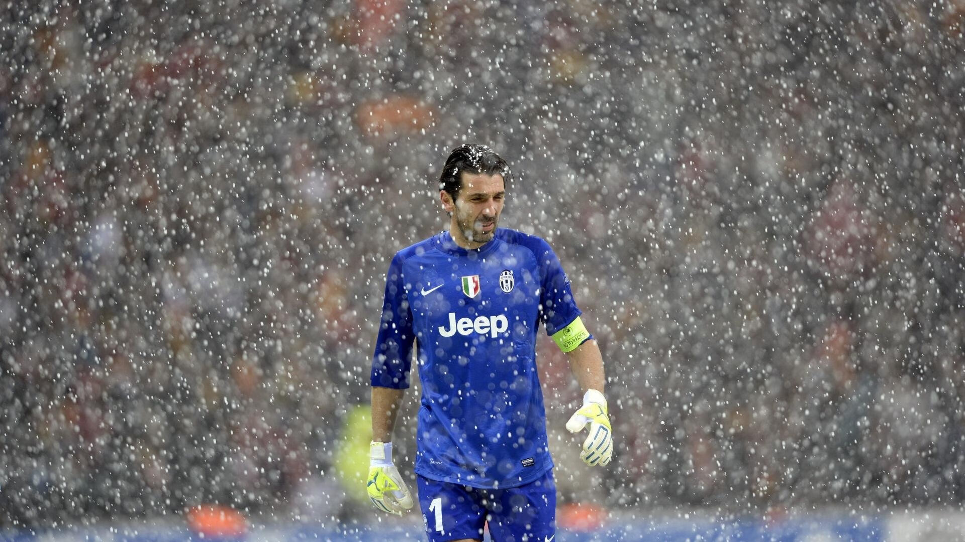 “剧场版战役！逆境中绝地反击成经典，赛场激情燃烧”