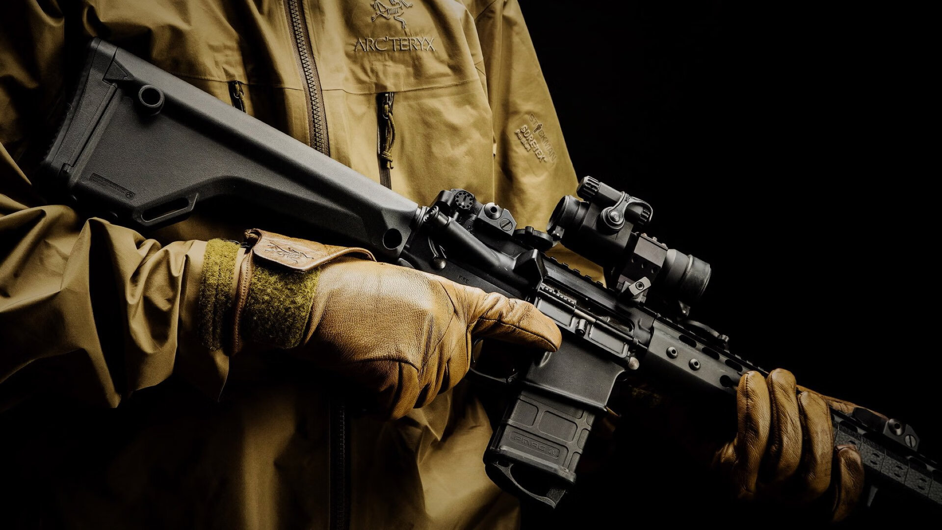 维达德卡萨布兰卡在国内联赛中稳居前四，达维德卡拉布里亚