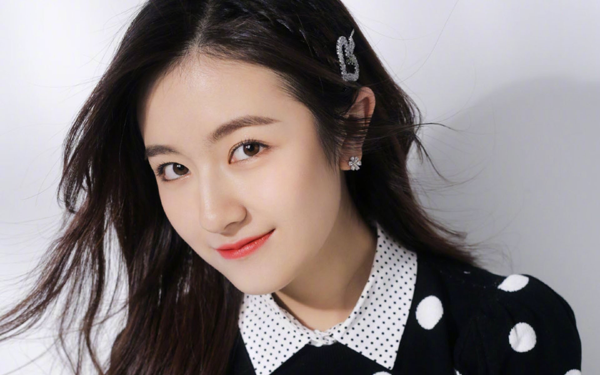 训练中模拟比赛节奏加强实战演练提升球员适应快节奏能力，赛前模拟训练