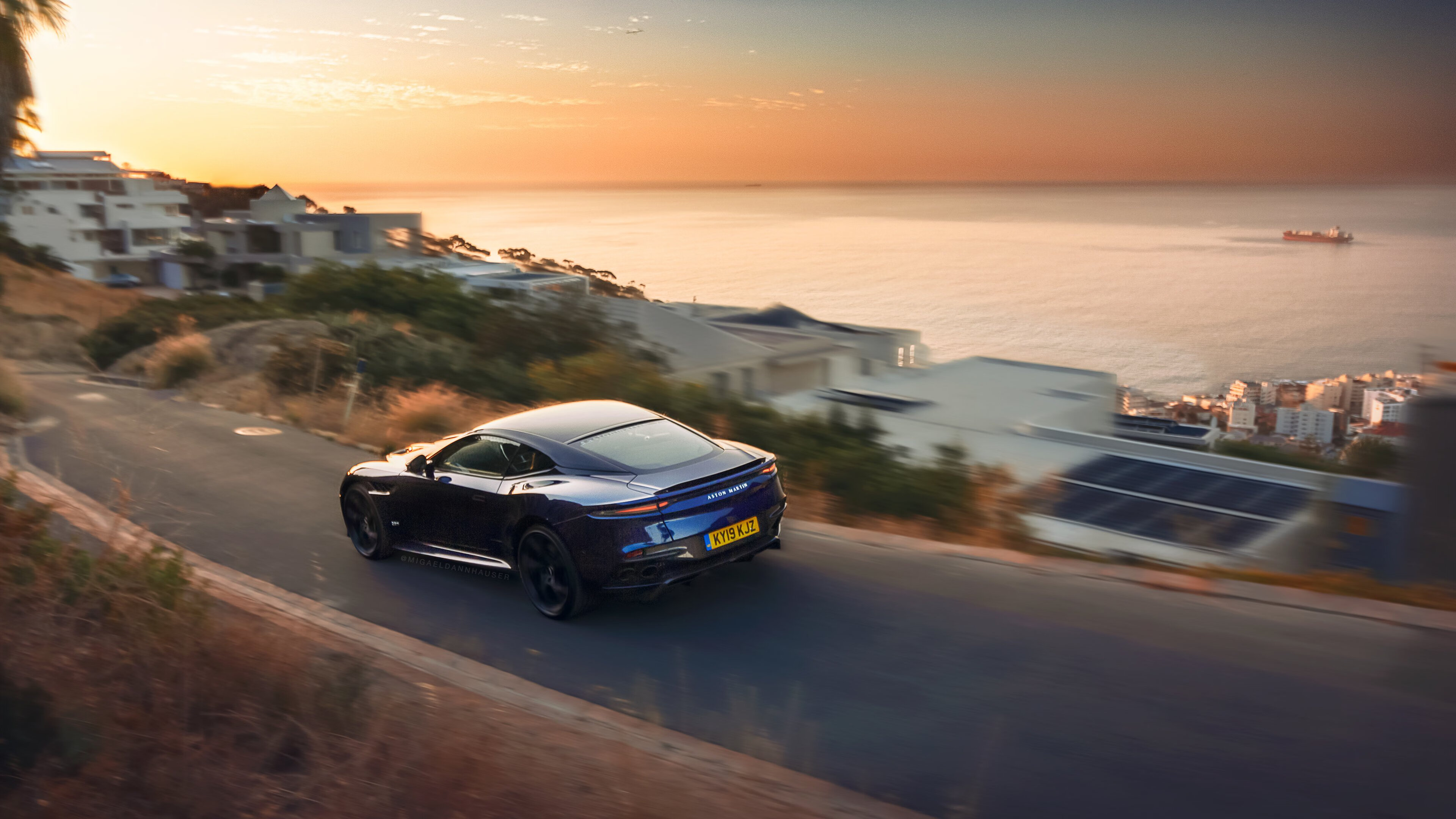 开云中国大陆-金牌足球赛事在亚洲盛大举行，掀起足球热潮，足球金牌是纯金的吗